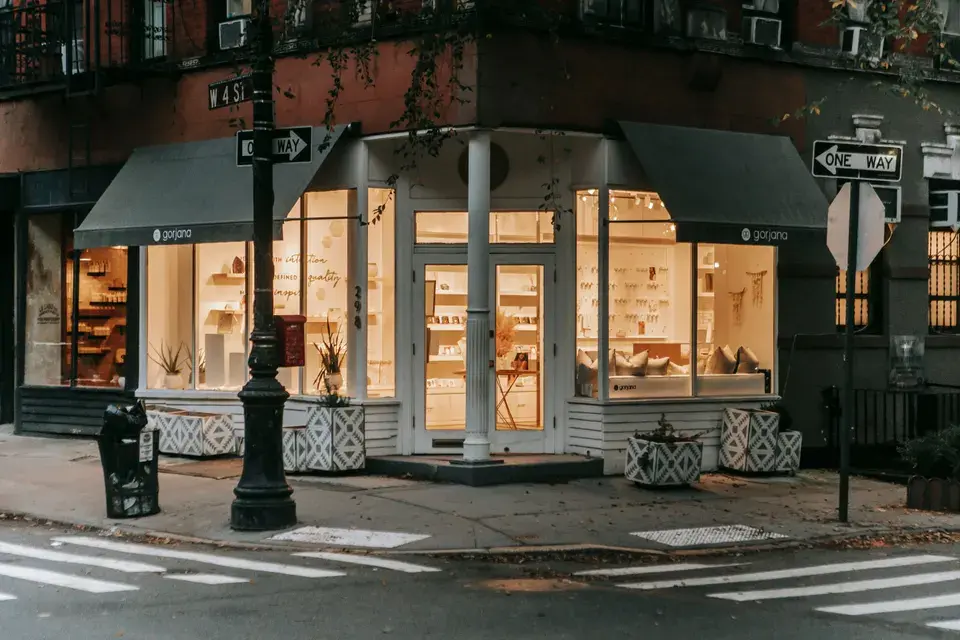 Navigating Chestnut Hill's Landmarks with Ease in Chestnut Hill
